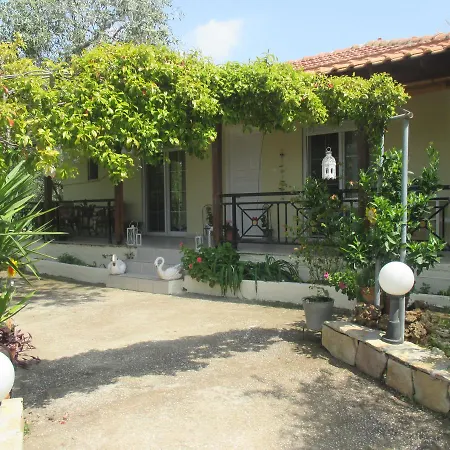 Elena's House Garden Hébergement de vacances